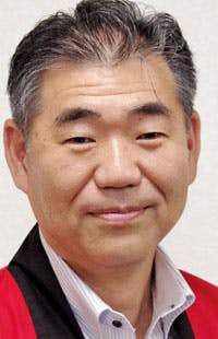 粕本源秀　社長