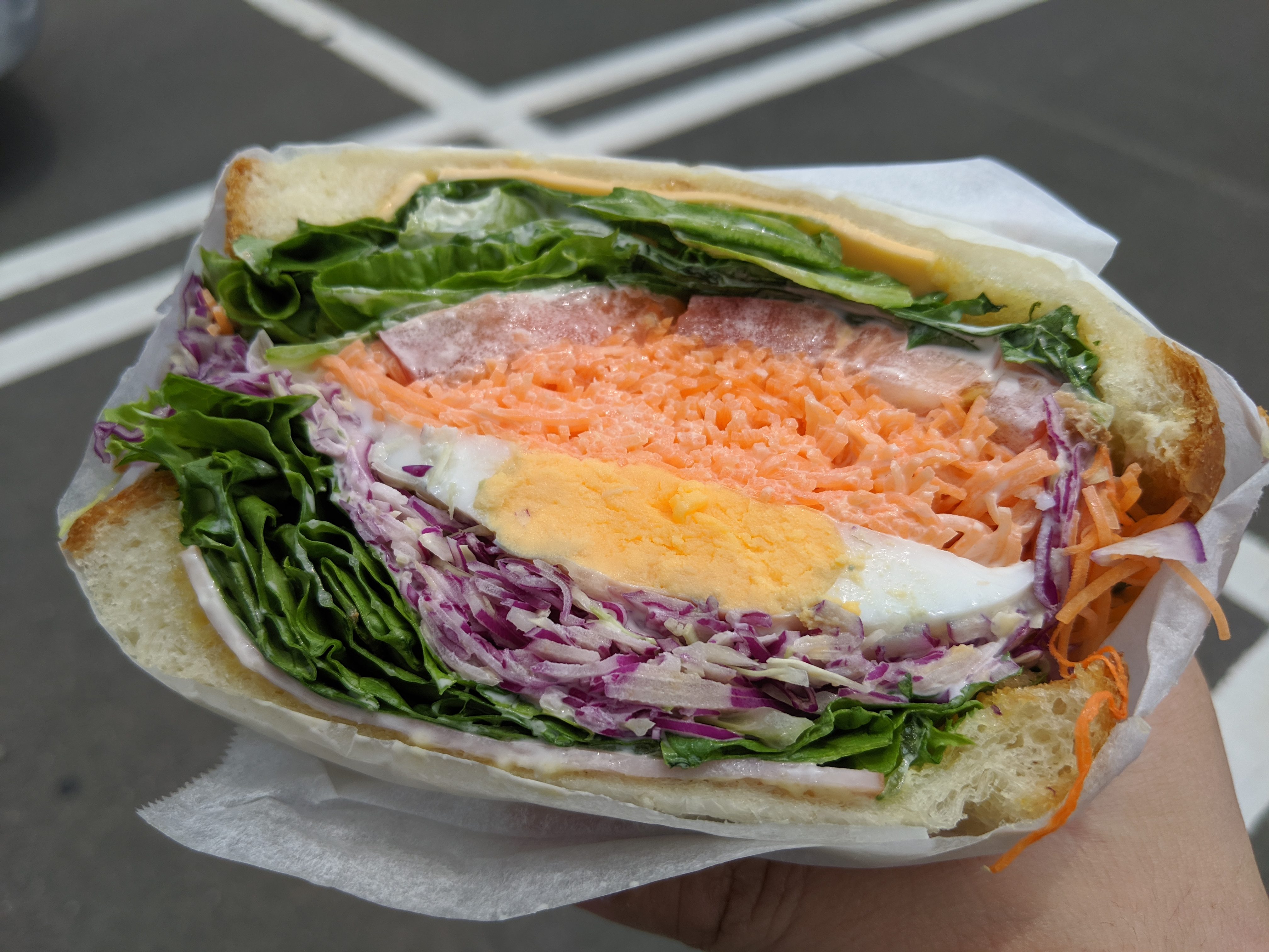 食べづらいサンドイッチ