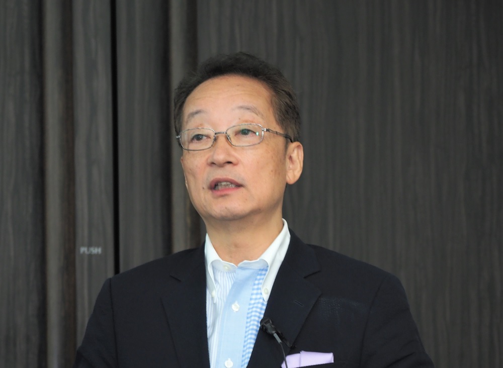 山本　慎一郎氏