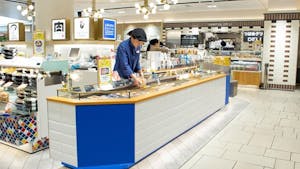 JR東日本スタートアップ、新幹線で鮮魚を輸送、品川駅構内で販売