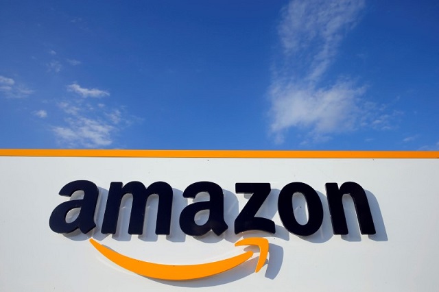 フランスのボーブにあるアマゾンの物流センター