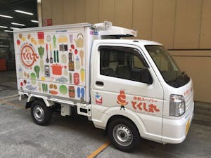 イトーヨーカ堂と、とくし丸が提携した移動スーパーの車両