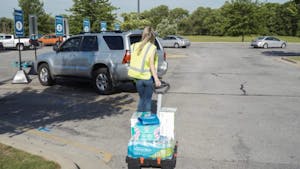 米ウォルマート、サムズクラブの「カーブサイドピックアップ」