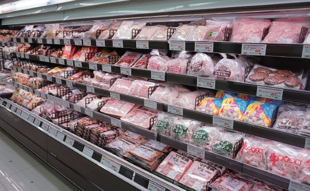 日本のスーパーの店内