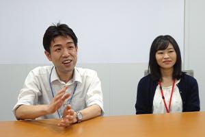 KLAの優位性をアピールする河井氏（左）と川上氏（右）