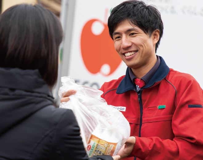 エフコープの配送員