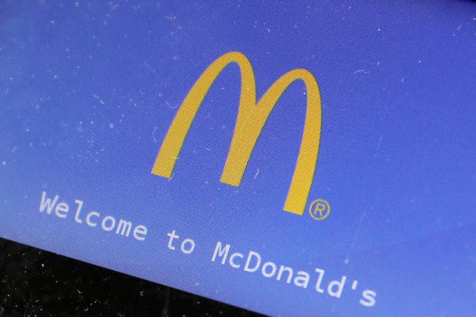 米マクドナルドのロゴ