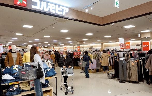 サミット直営の衣料専門店「コルモピア」