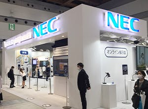 NECブース外観