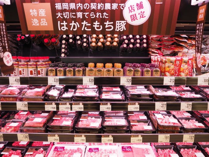 精肉売場でも県産のブランド肉などを豊富に扱う