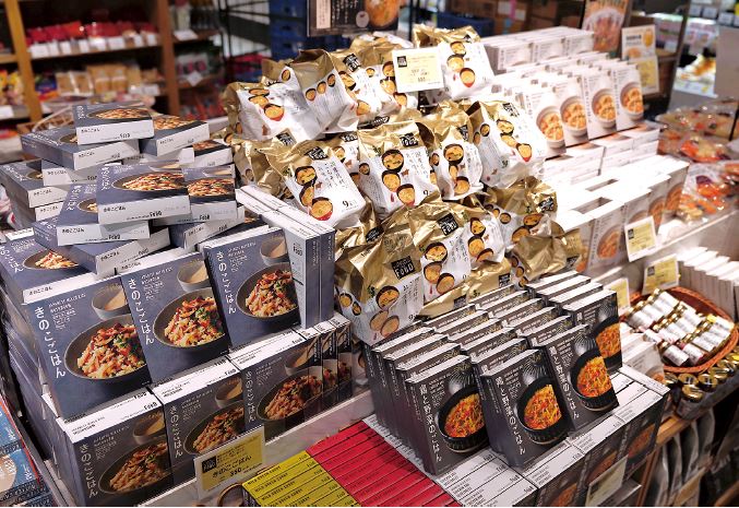 クイーンズ伊勢丹のPB売場