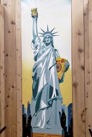 トレーダー・ジョーズ店内に描かれた自由の女神