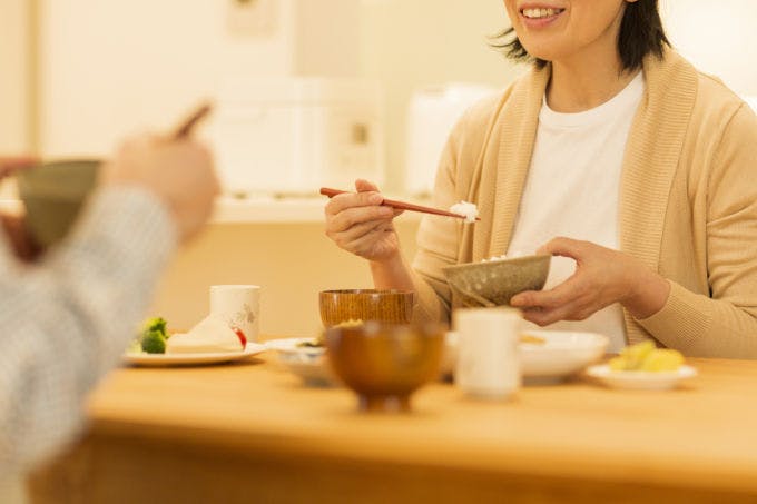 コロナかでの食事イメージ