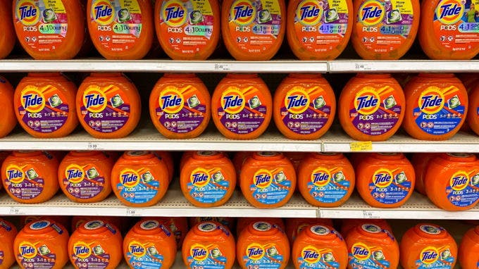 カリフォルニア州のマーケットに並べられたP&G商品