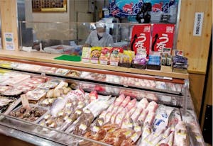2011年に買収、「事業承継」した京都府のコスモコーポレーションの鮮魚売場