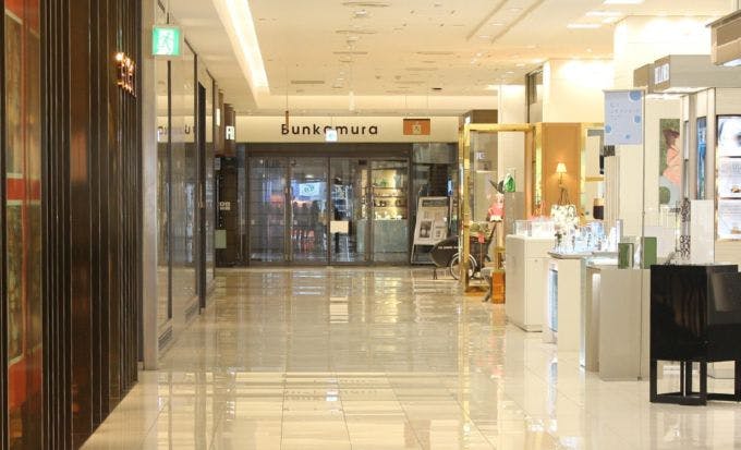 東急本店の店内