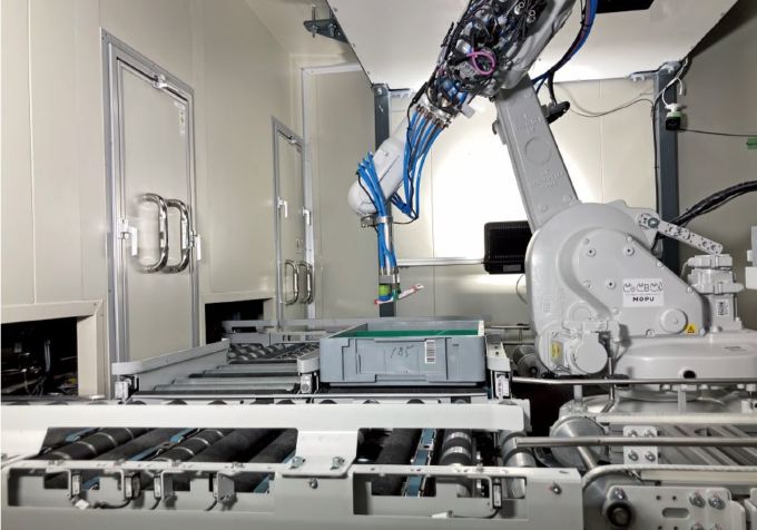 10坪のロボット自動倉庫