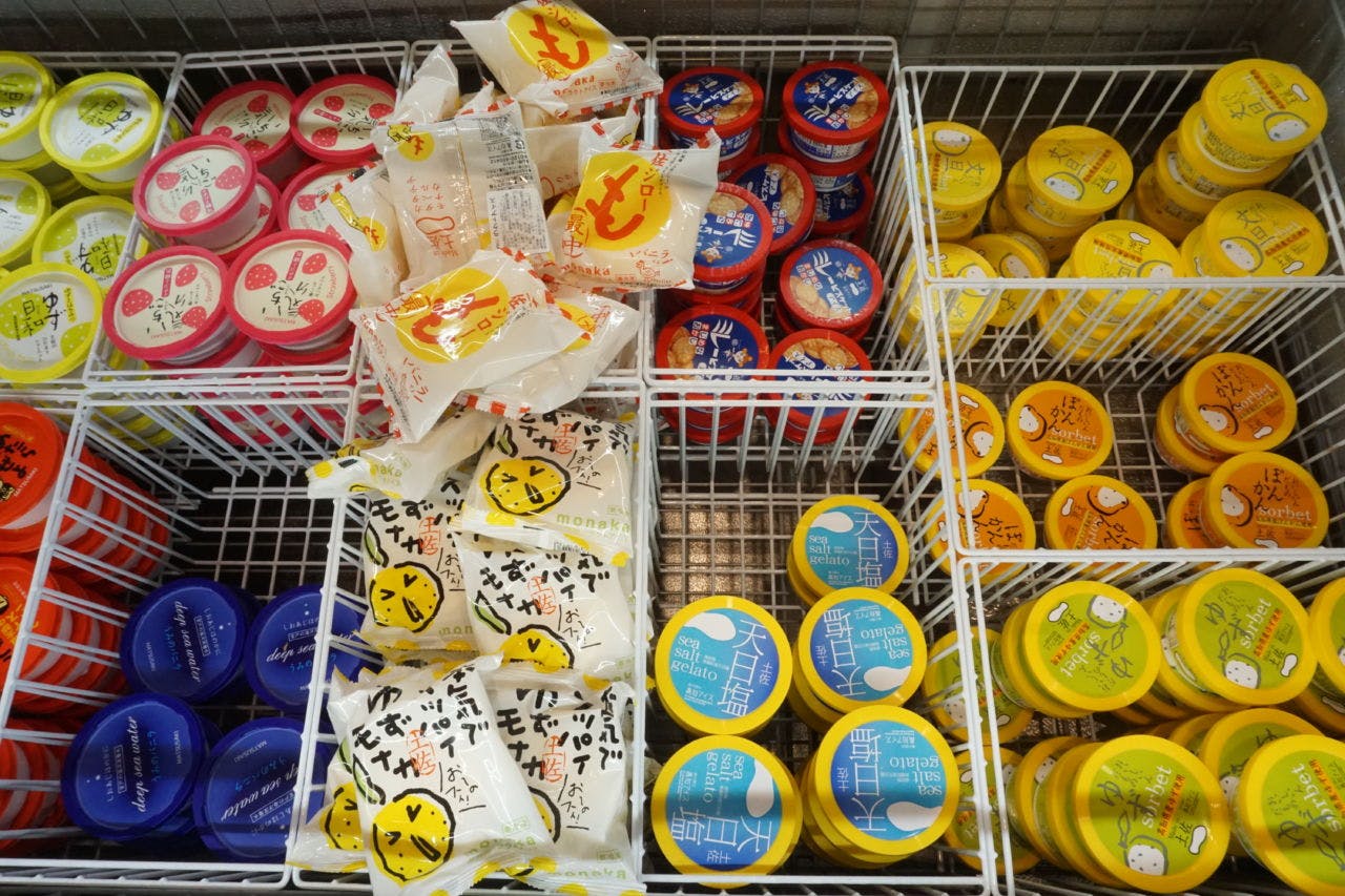 高知県土佐市のアイスクリームを集約したコーナー