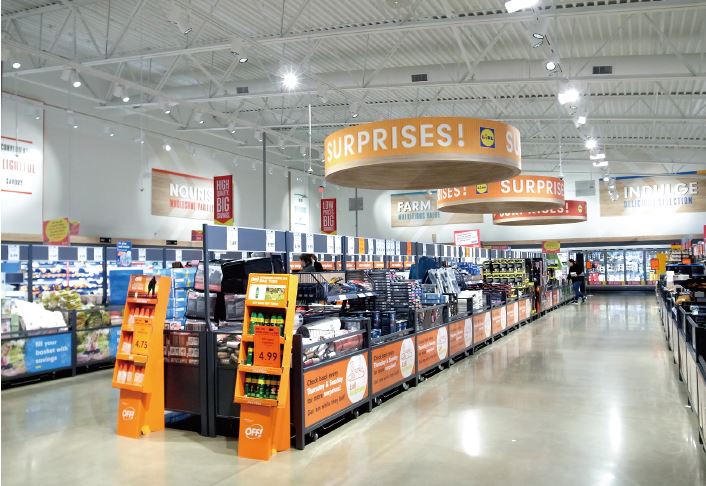 米国の食品スーパーの店内