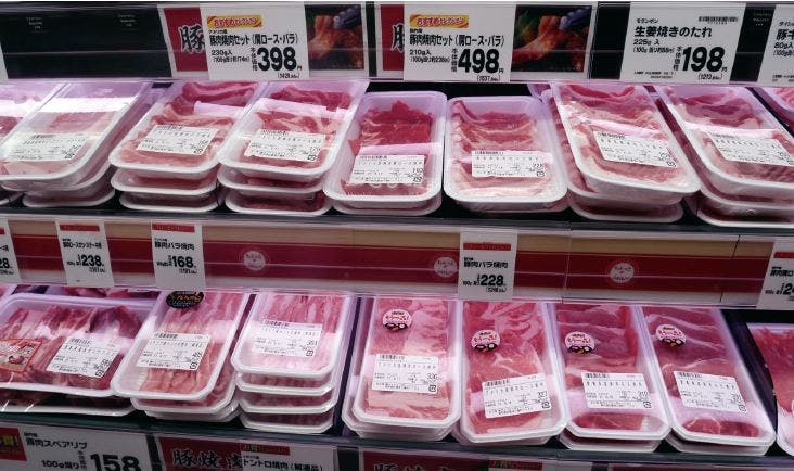 ライフの精肉売場