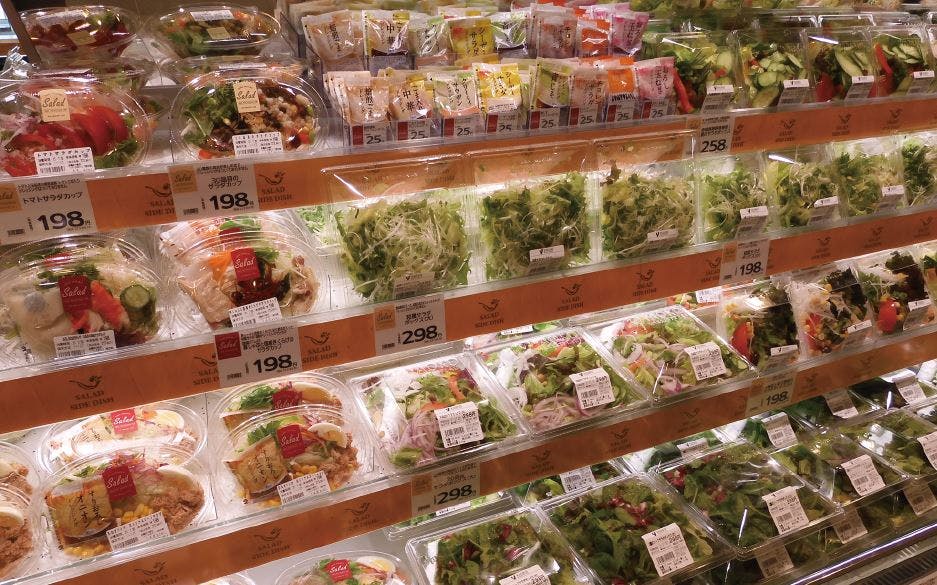 多様な野菜、トッピングやドレッシングをセットにした商品を展開／ヤオコー天王台店