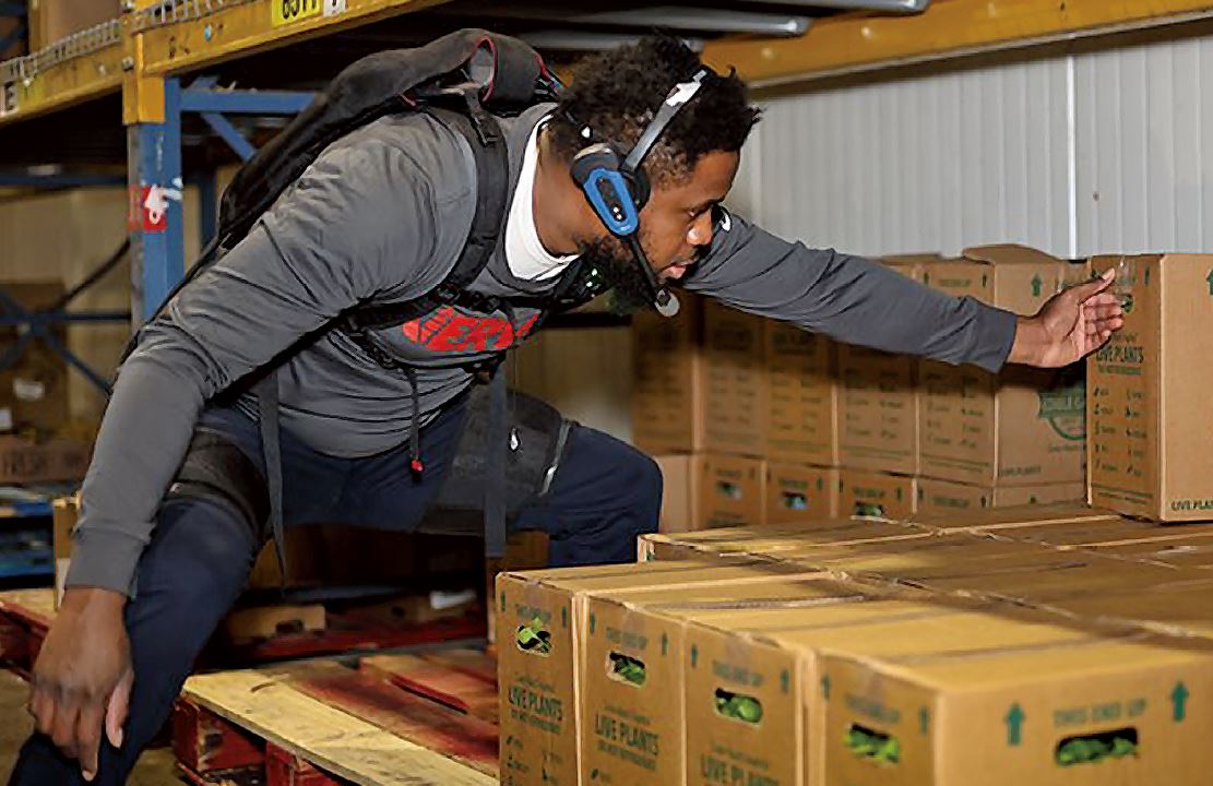 アホールド・デレーズ社のウエラブルロボット「エクソスーツ」