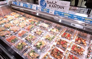 フレッセイの冷凍ミールキットや味付け肉を集積した「ちゃんとKANTAN」コーナー