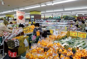 コモディイイダの青果売場