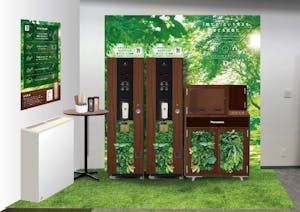 セブン-イレブンの本部オフィス内に設置された「セブンカフェ」の自販機とマイボトルの自動洗浄機