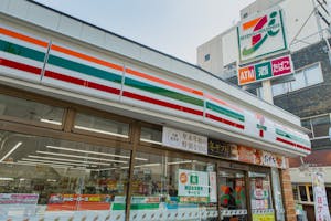 セブンイレブンの外観3