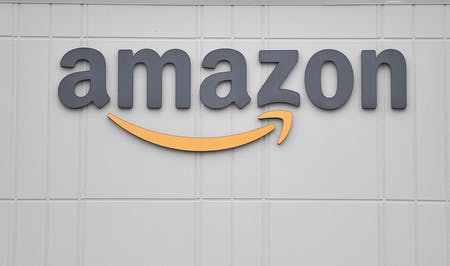 米アマゾンのロゴマーク