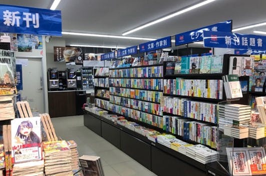 「LOWSON マチの本屋さん」の売場イメージ（ローソン江津敬川店）