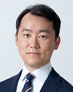 小川 哲氏