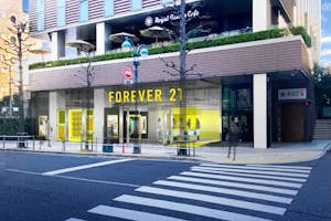 渋谷にオープンしたFOREVER21のポップアップストア