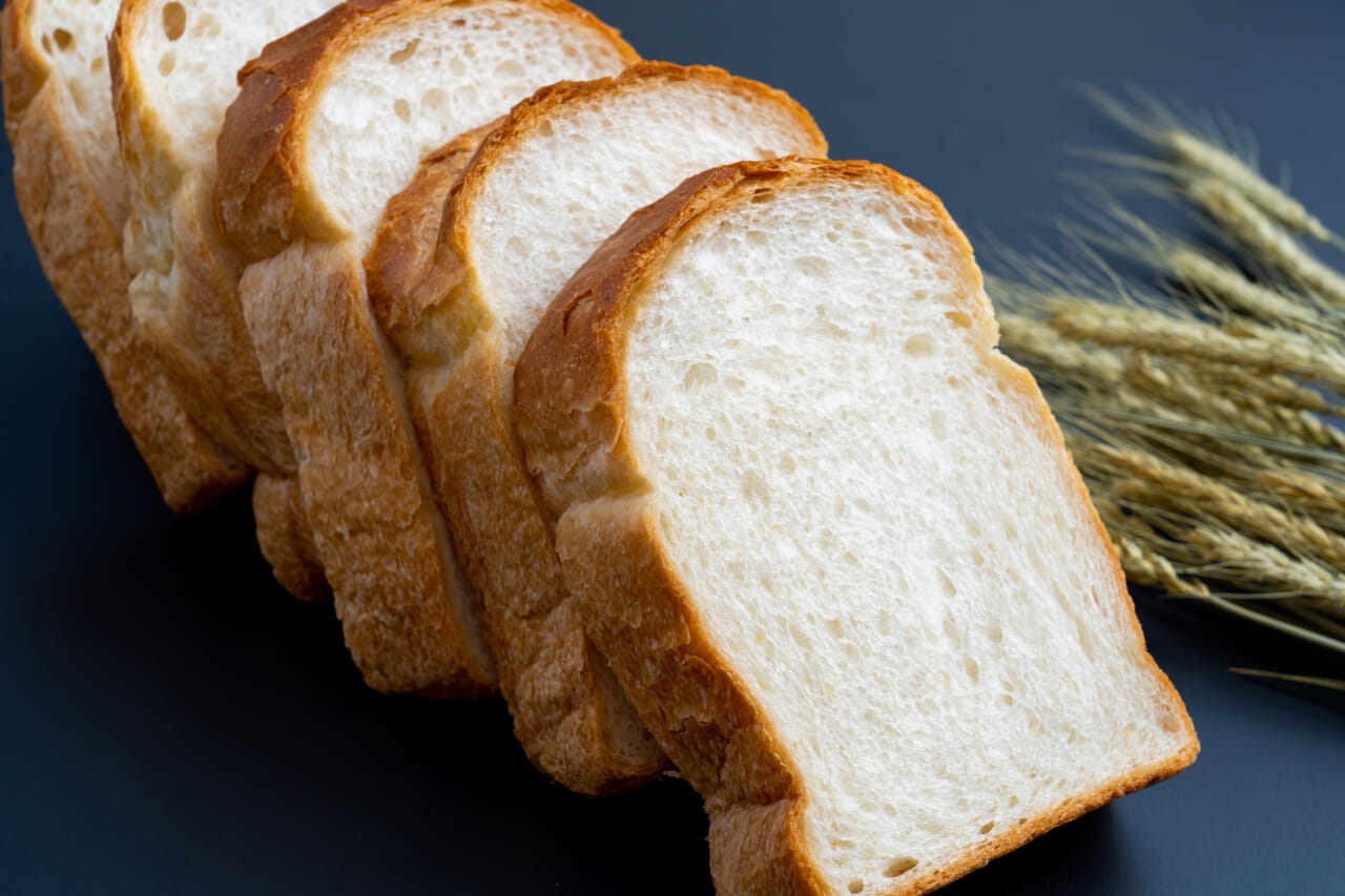 パン市場、朝食に欠かせないパンは値上げの影響少なく堅調に推移 _流通 ...