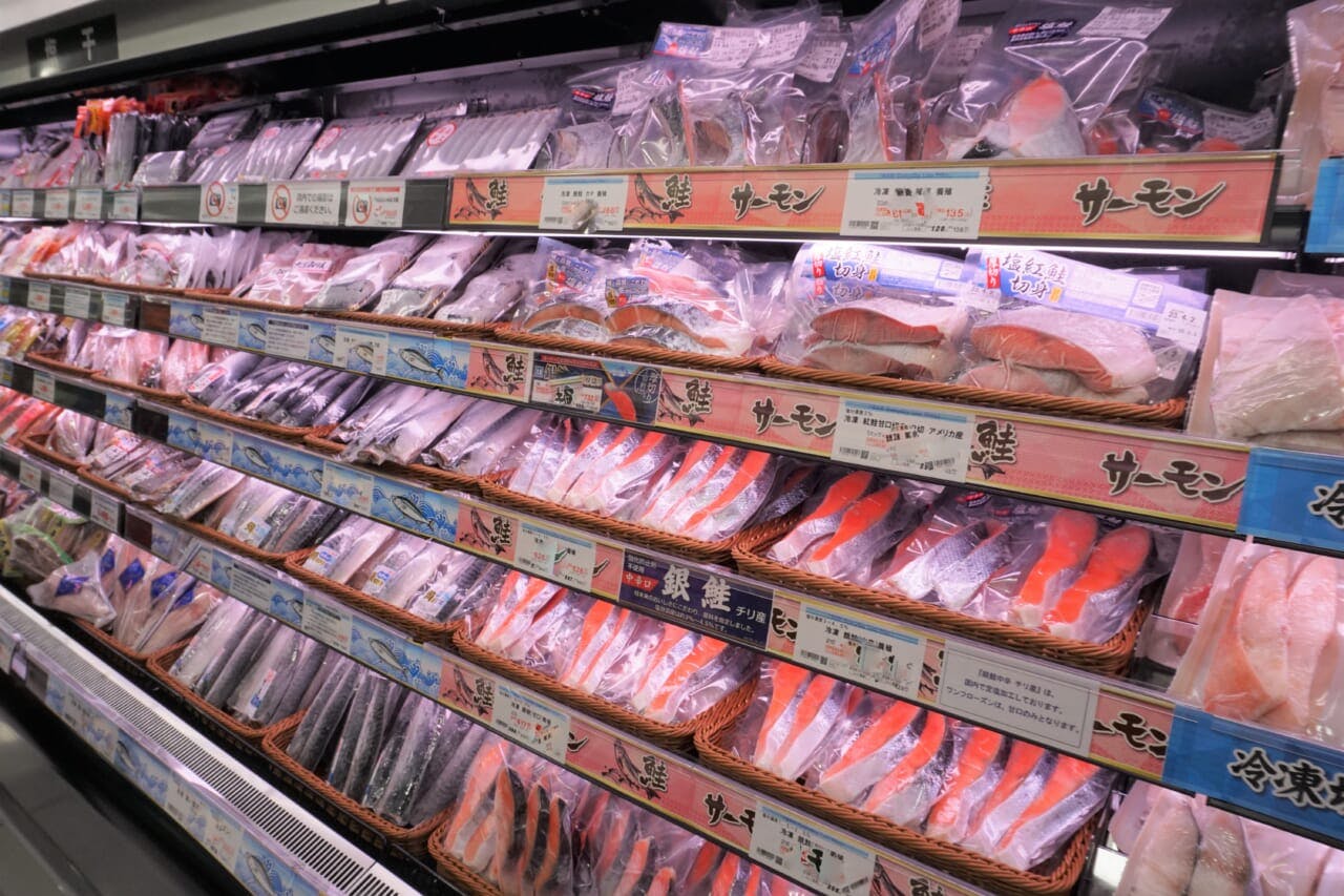 ０５　鮮魚部門の冷凍商品売場