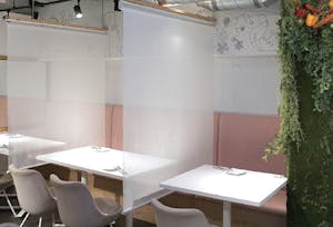 「The Vegetarian Butcher池袋店」の内観