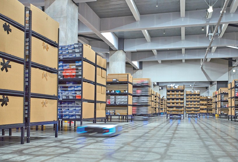 「東日本フルフィルメントセンター」のGTP型棚搬送ロボット「EVE800」