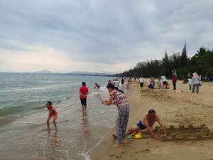 「中国のハワイ」と呼ばれる海南省三亜のビーチ