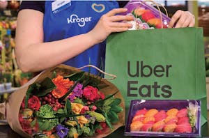 クローガーがウーバーイーツと提携し、寿司と製菓のオンデマンド配達サービスを開始