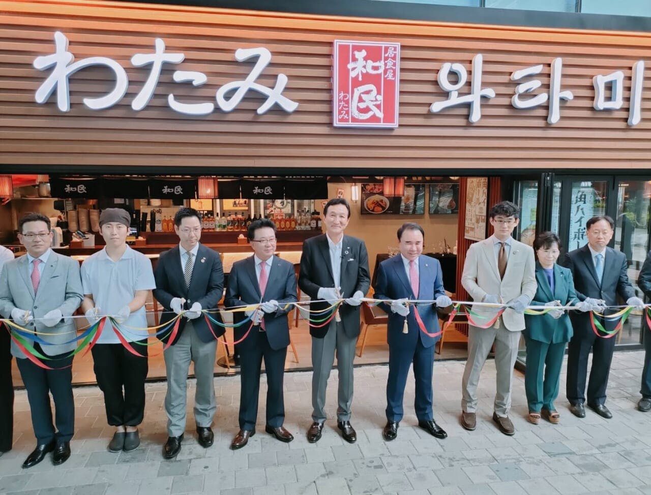 ワタミが韓国ソウルにオープンした「居酒屋　和民」の外観 
