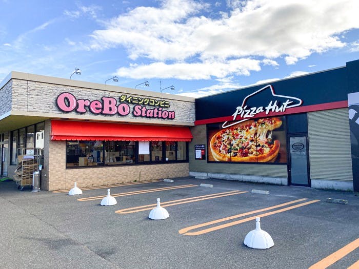 ピザハットとローカルコンビニ「オレポ」がコラボした店舗