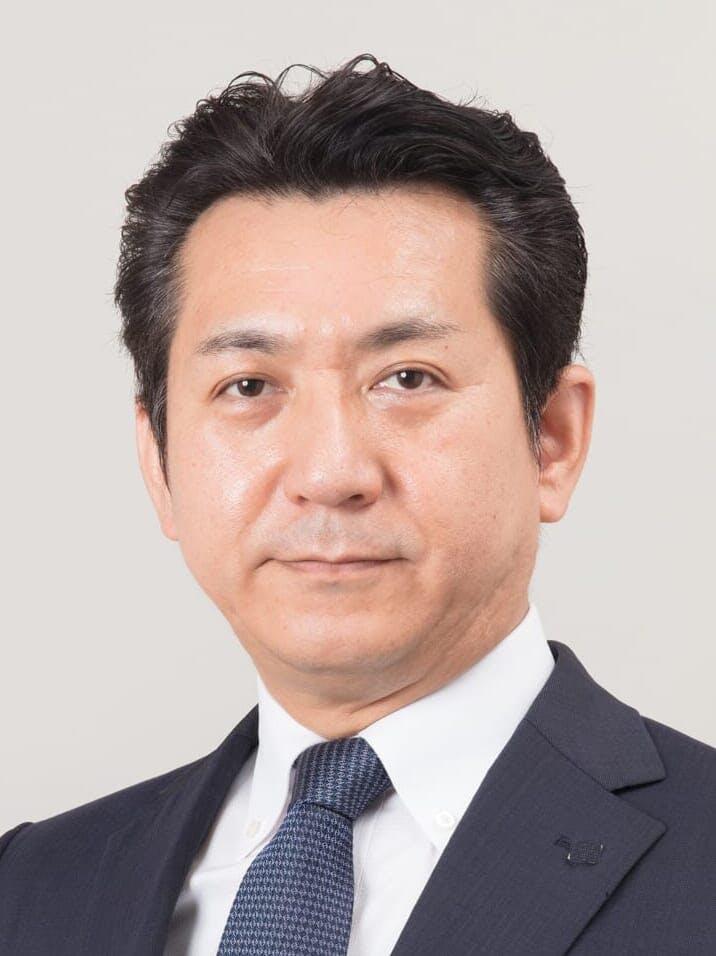 柳平 孝 氏