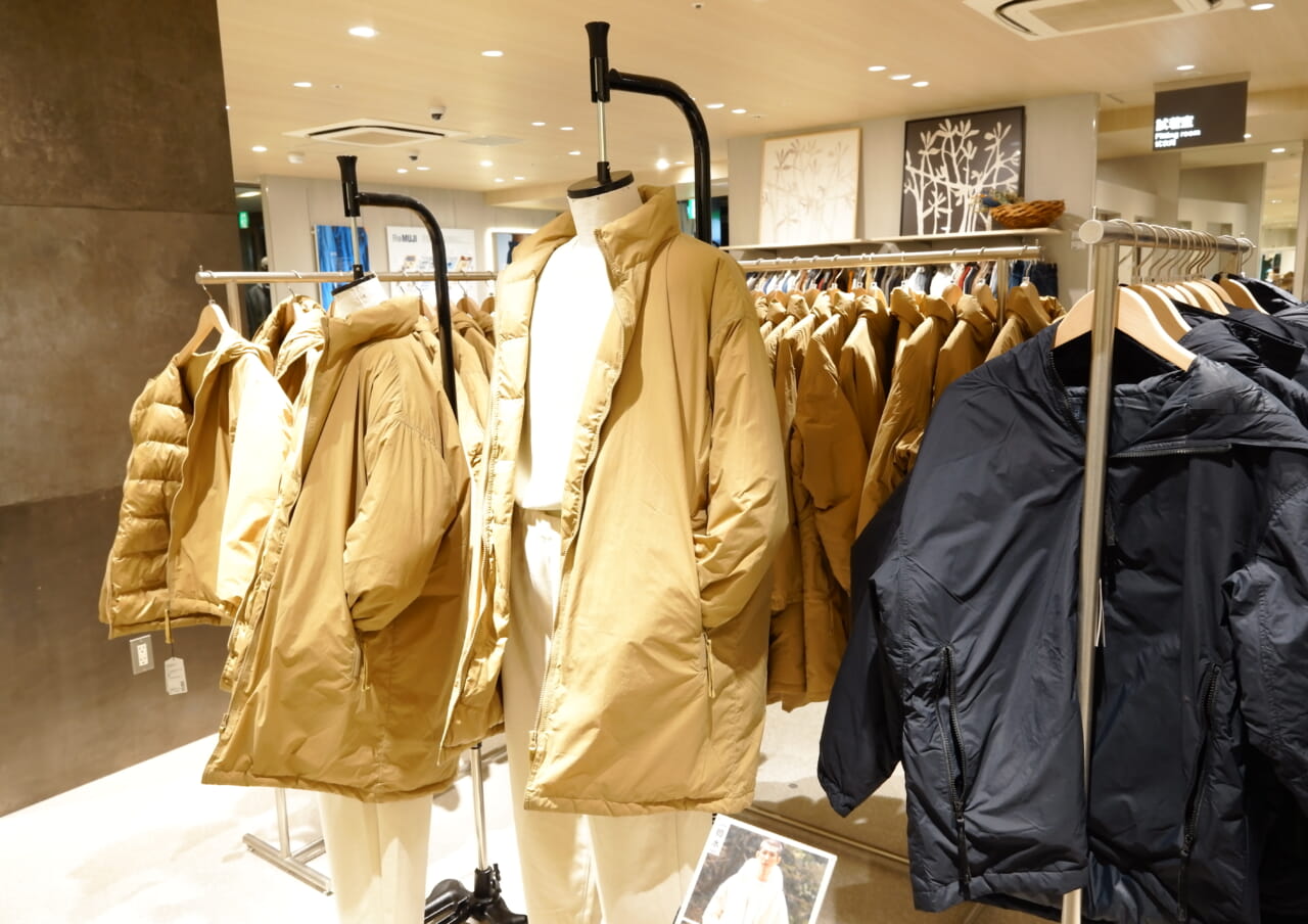 無印良品まとめ売り アパレル特化の無印良品「新宿靖国通り店」、紳士服の売上が