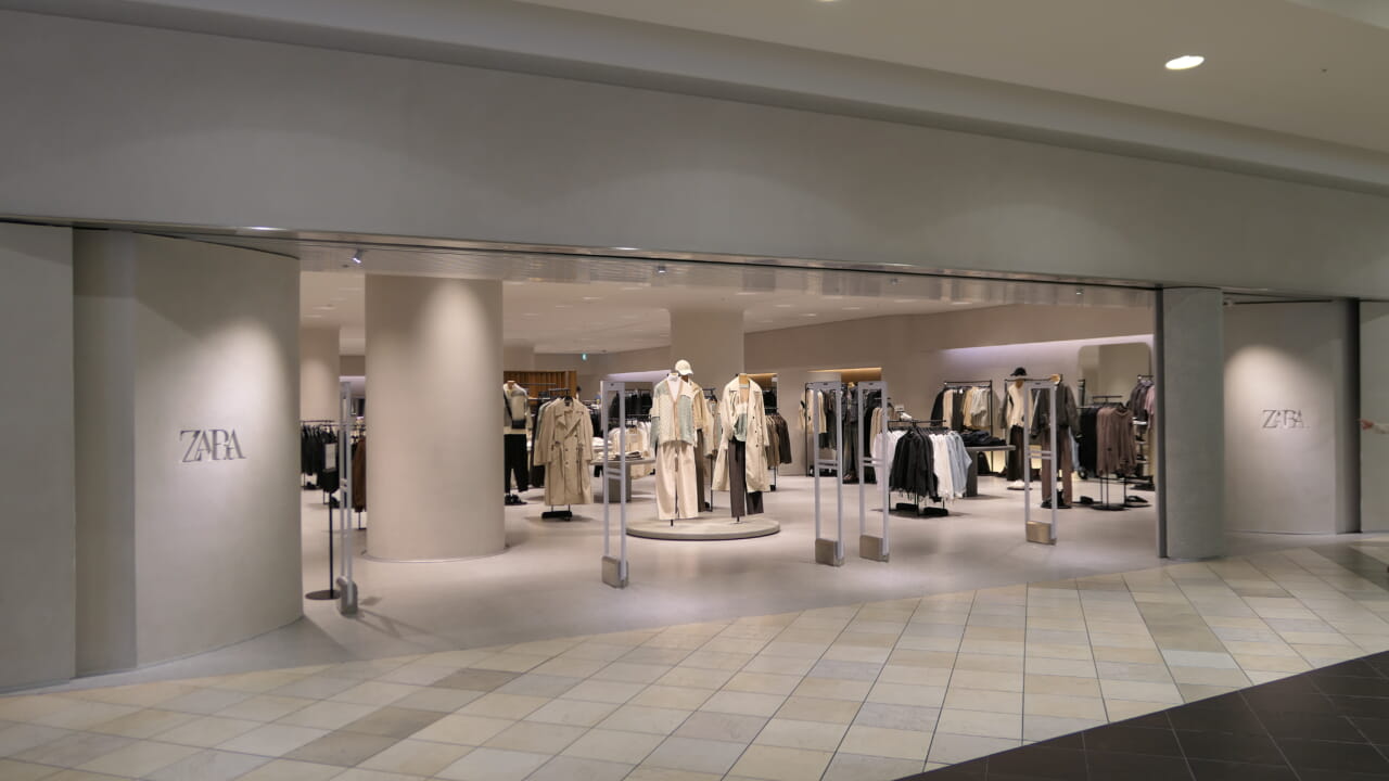 ユニクロを凌駕！ZARAとアダストリアに見るアパレル勝ち組の構図 _流通