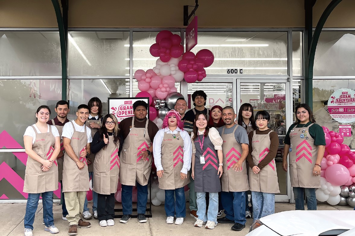 アメリカのダイソー店舗と店員