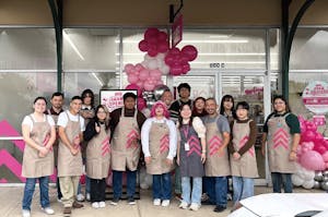 アメリカのダイソー店舗と店員