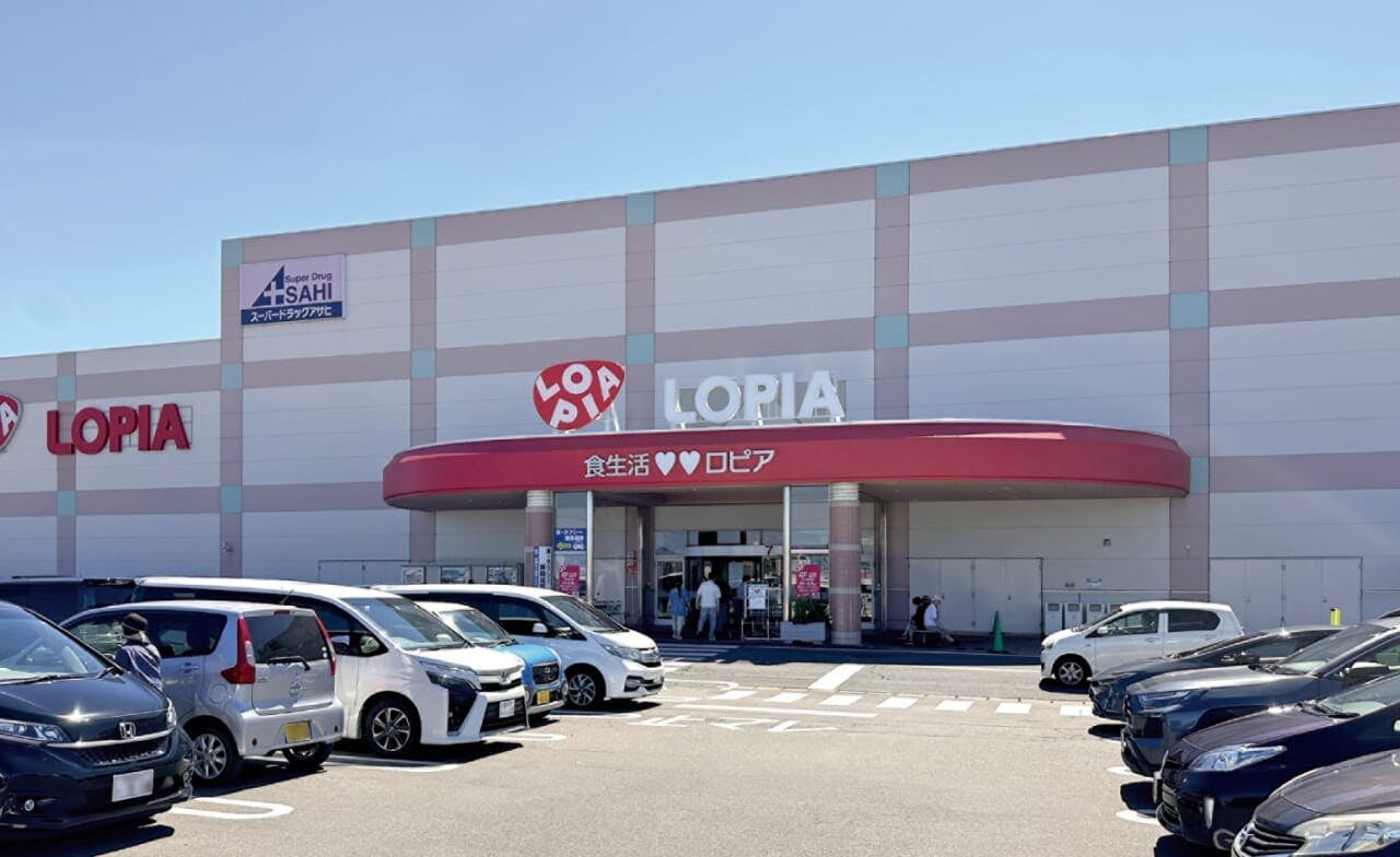 ロピア五所川原店外観