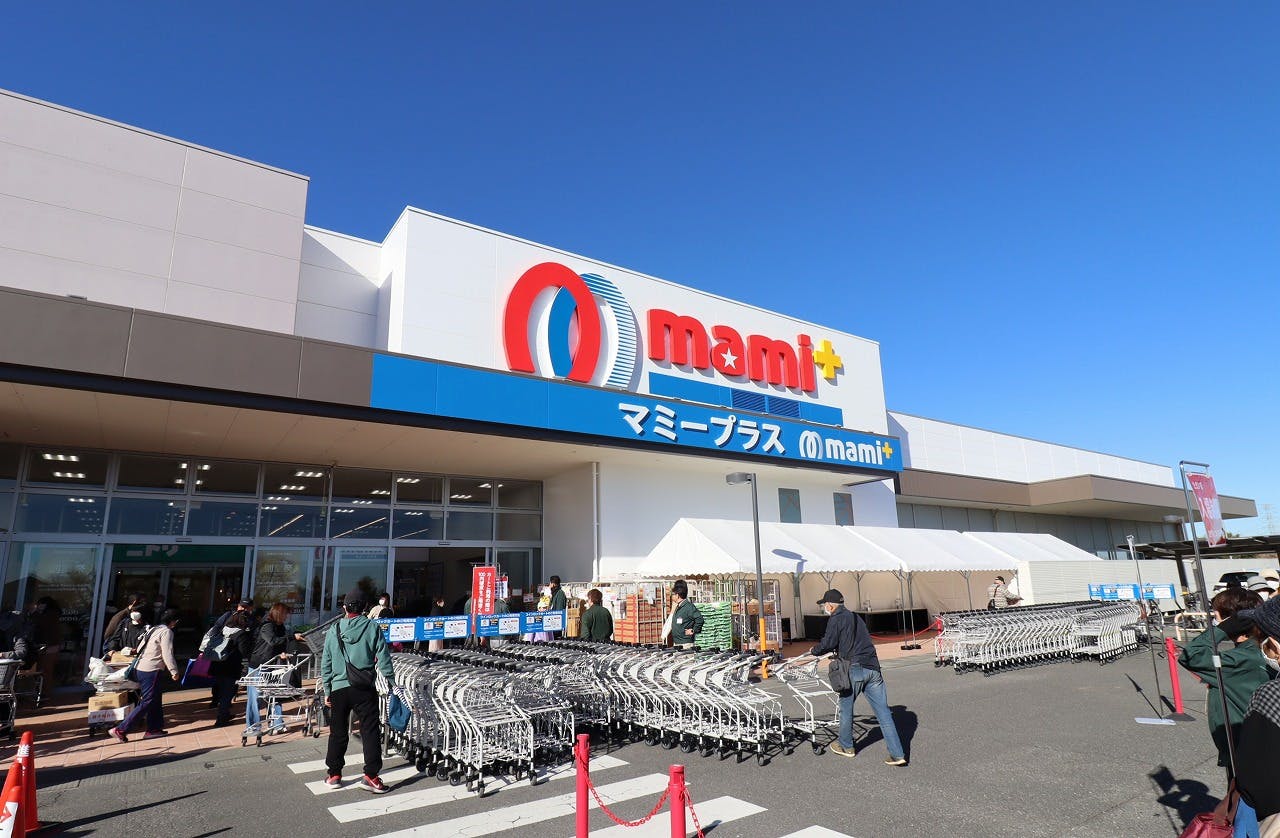 マミープラスセキチュー東松山高坂店外観