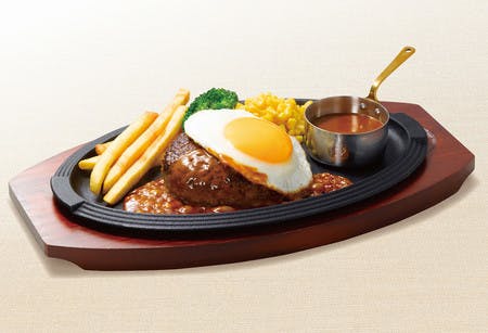 値上げされるロイヤルホストの「黒×黒ハンバーグ」